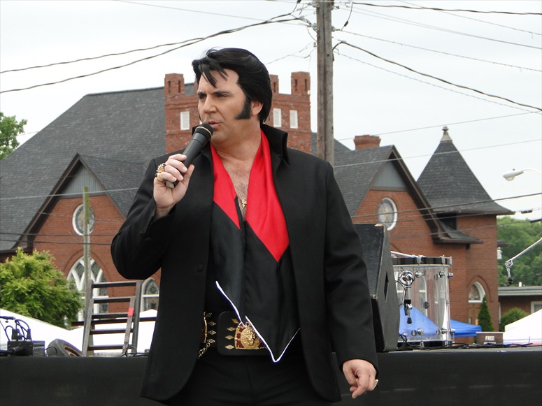 Stephen Freeman as Elvis
