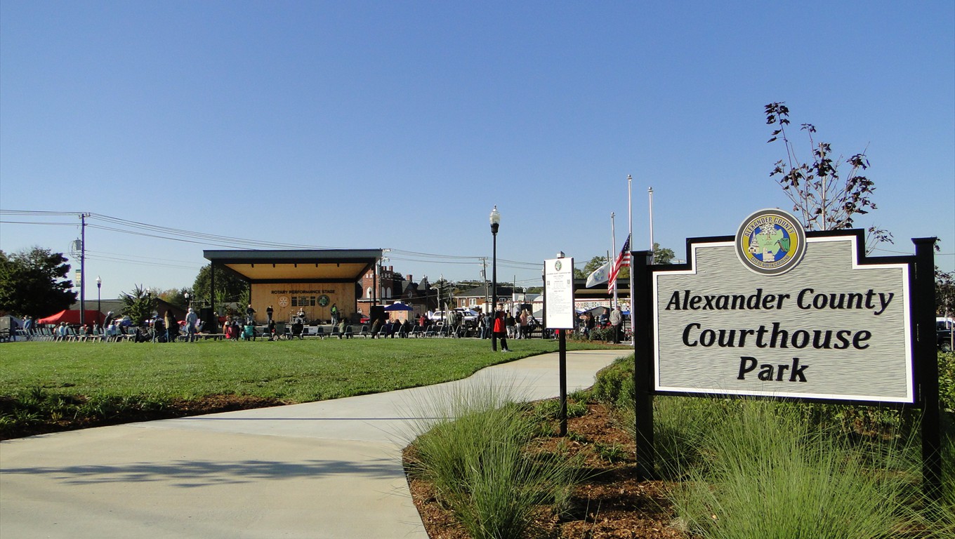 Alexander County Courthouse Park & Rotary Performance Stage