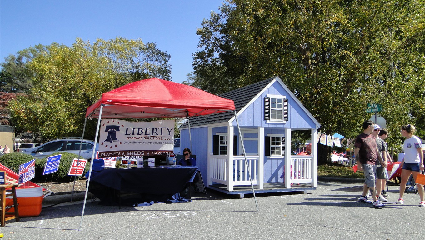 Lots of vendor booths to visit!