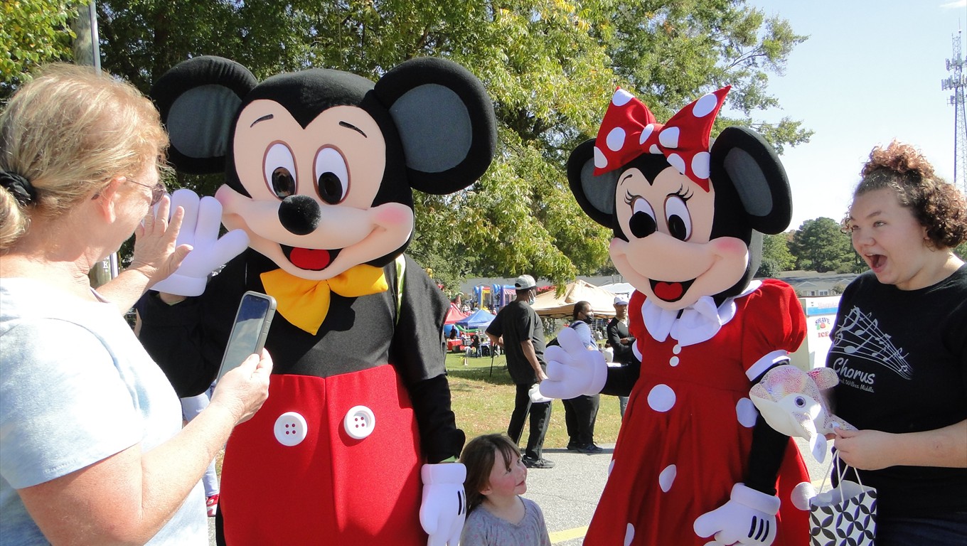 Mickey & Minnie Mouse were visiting Taylorsville!