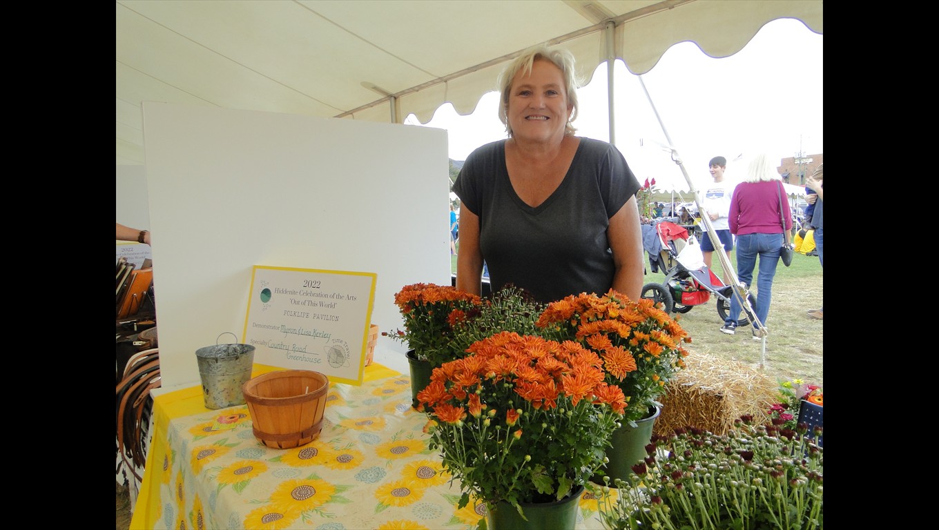 Country Road Greenhouse - Lisa Kerley