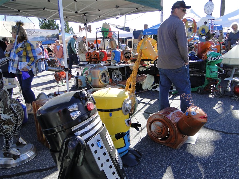 Let's take a walk to see some of the booths at the Festival!