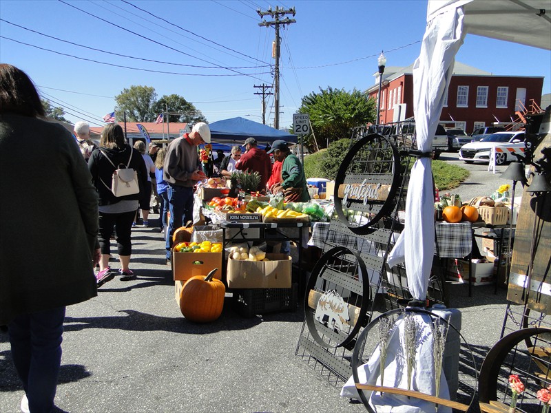 Let's take a walk to see some of the booths at the Festival!