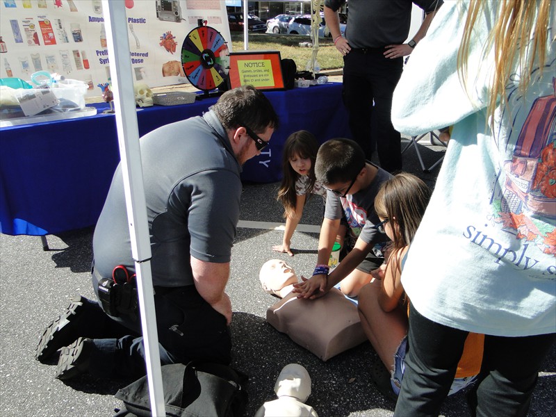 Alexander County Emergency Staff demonstrates CPR