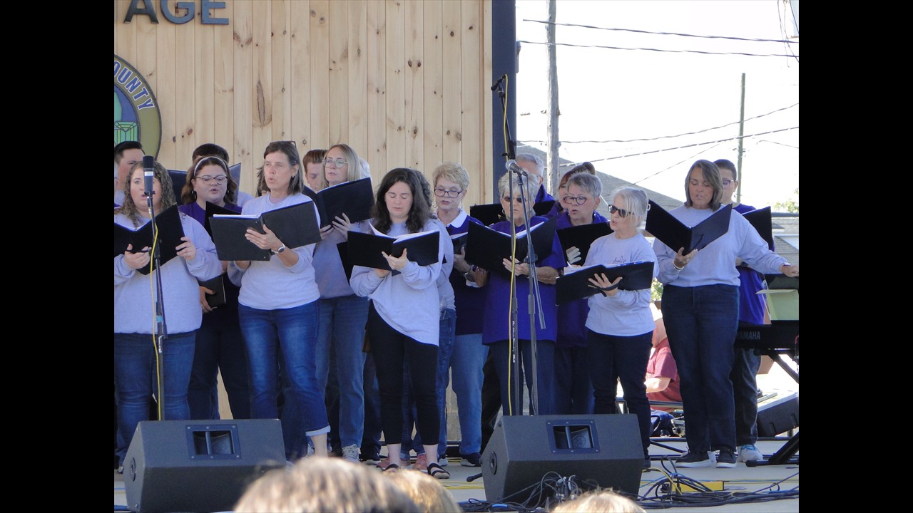 Rotary Stage - Studio 3 Chorale performs.